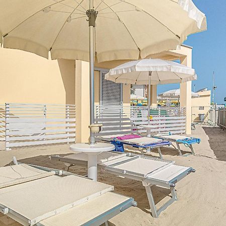 Hotel Royal Inn San Mauro Mare Esterno foto