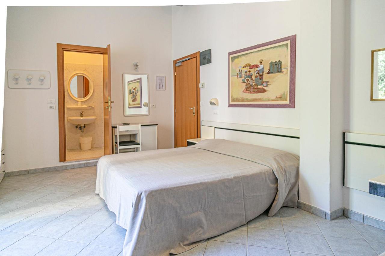 Hotel Royal Inn San Mauro Mare Esterno foto